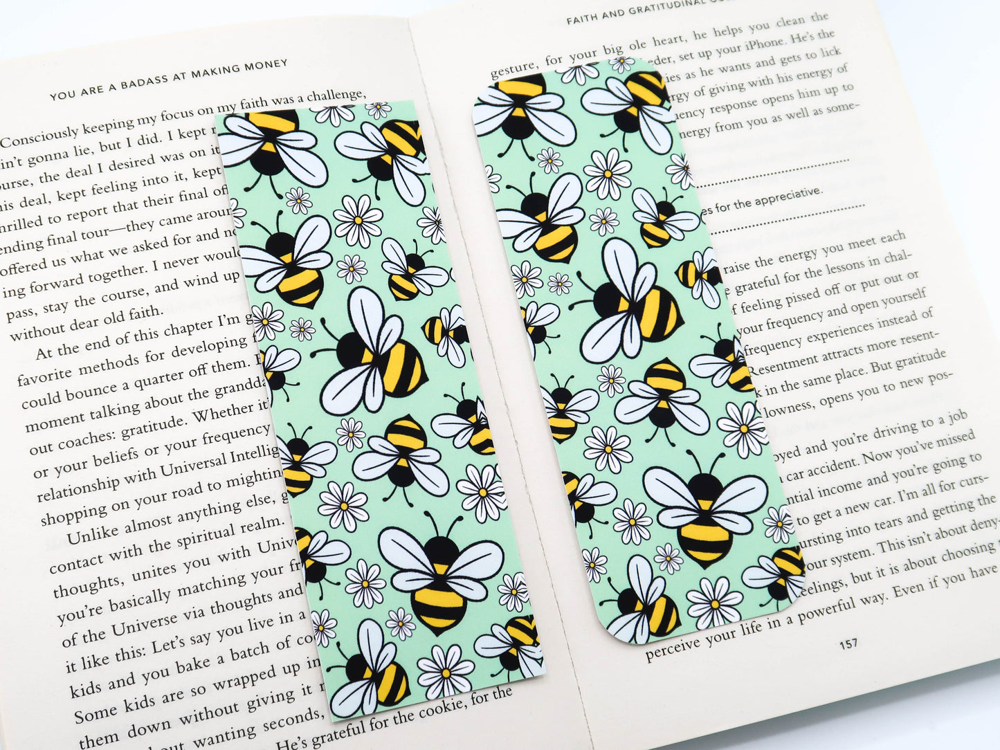 CLEARANCE - Pale Green Bee and Daisy Bookmark